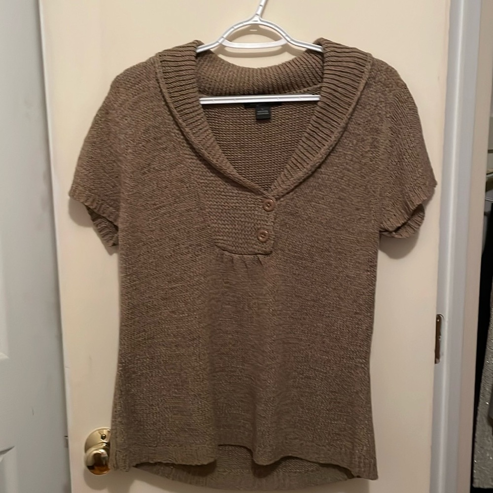 August Silk Brown pull over sweater, sz. L.